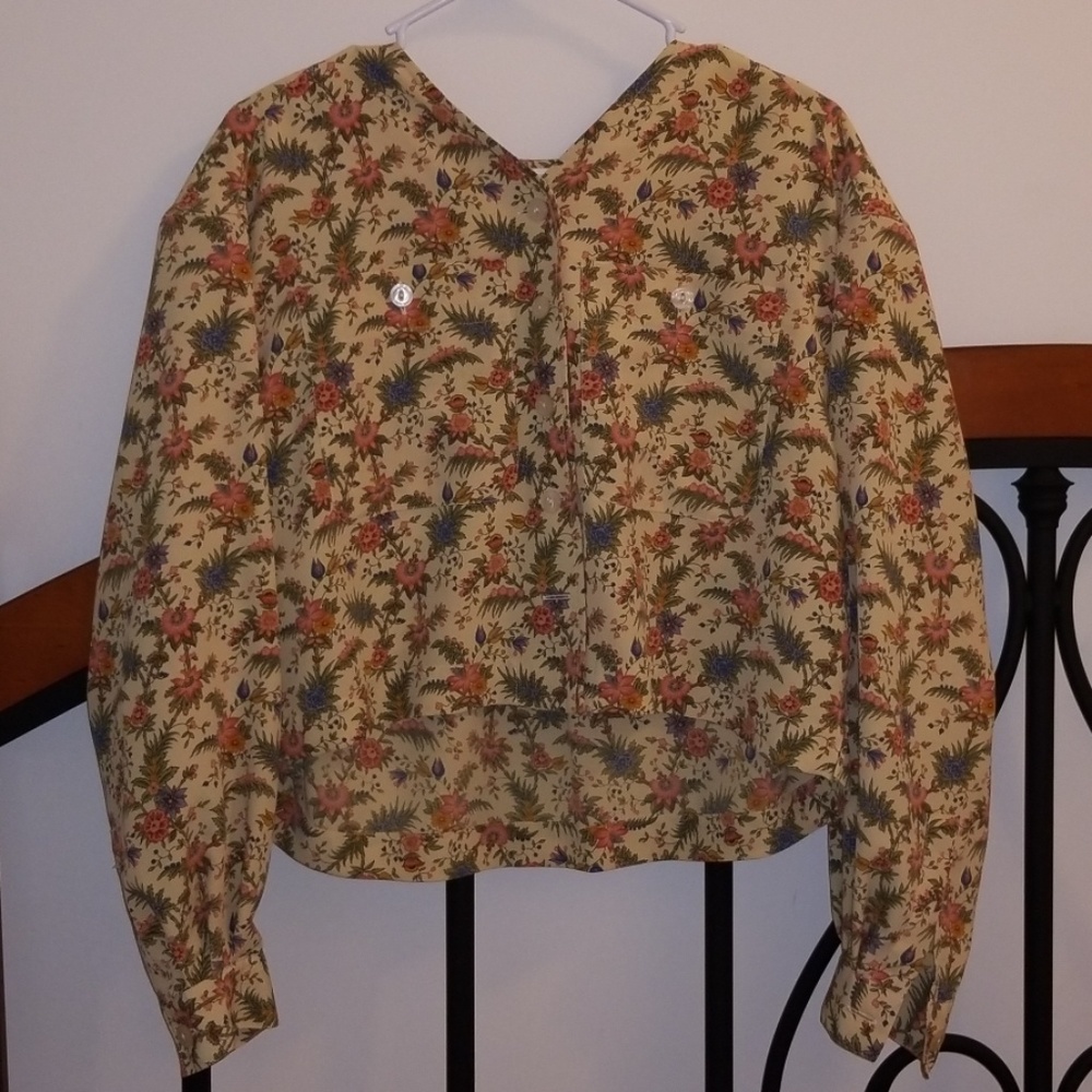 Floral button down cropped blouse